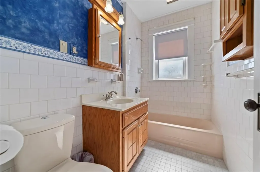 10 Waterman Avenue Cranston RI 02910