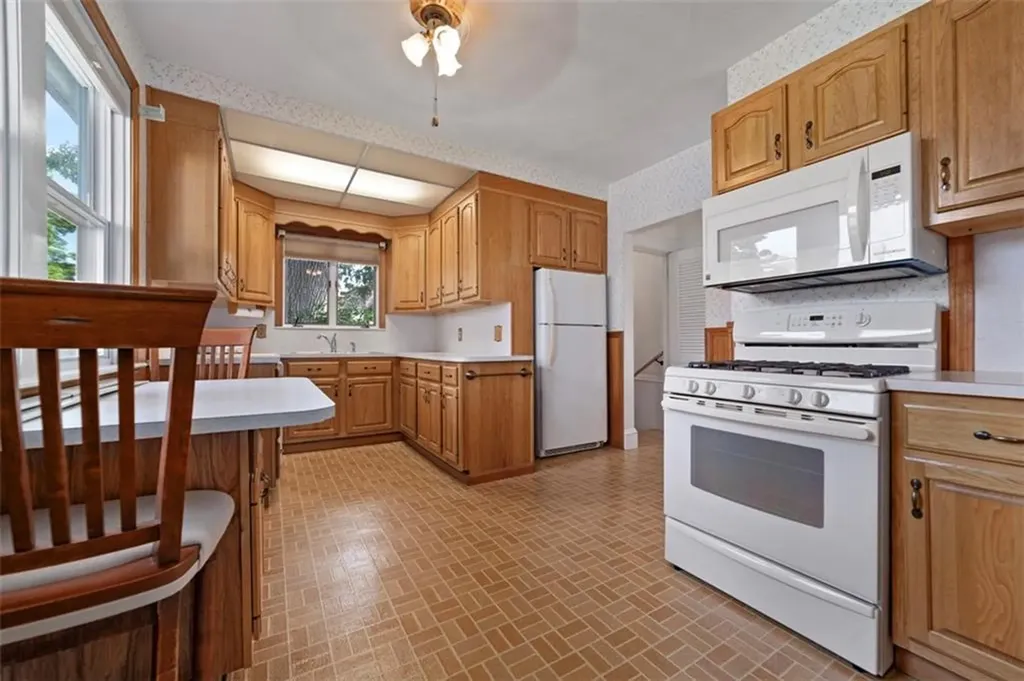 10 Waterman Avenue Cranston RI 02910