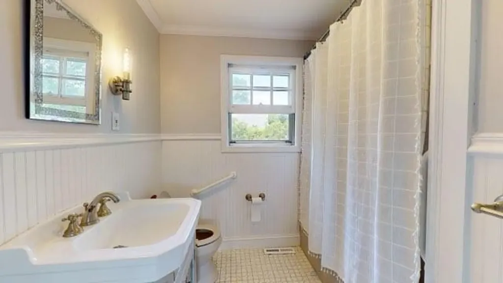 27 San Juan Drive Bristol RI 02809