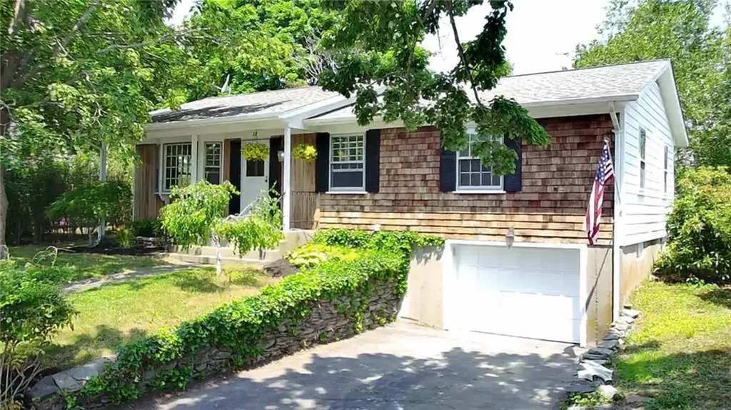 27 San Juan Drive Bristol RI 02809