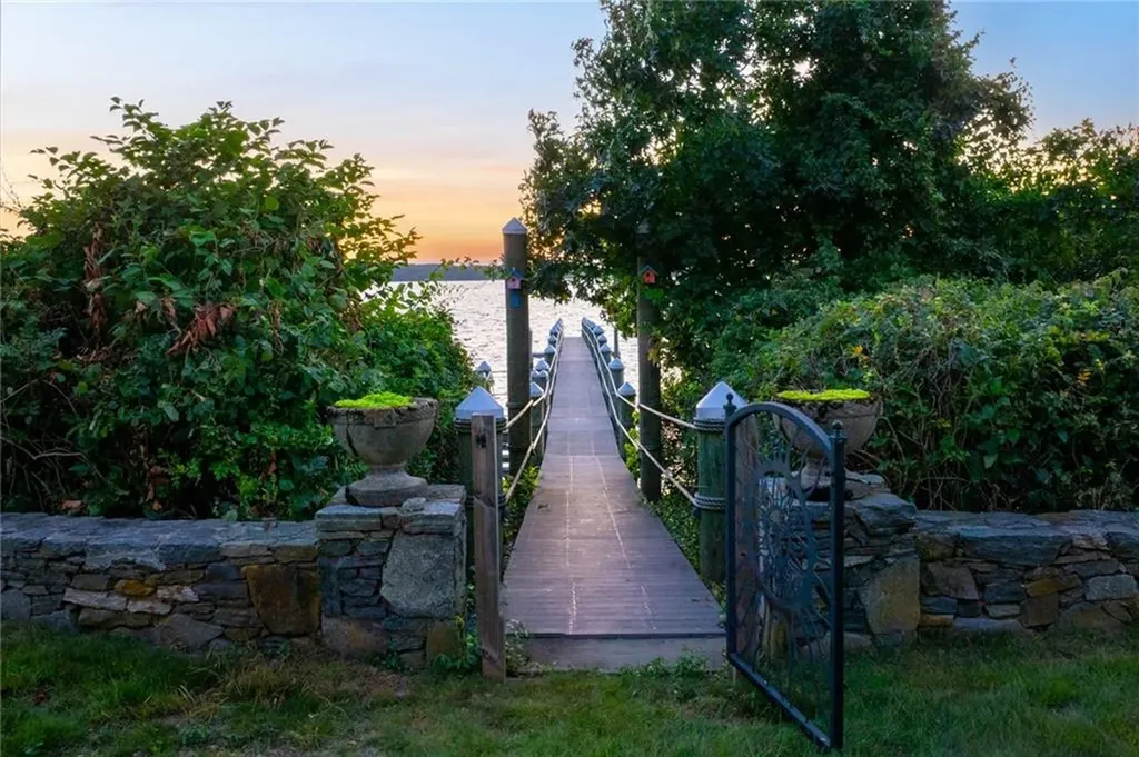 205 Seaside Drive Jamestown RI 02835
