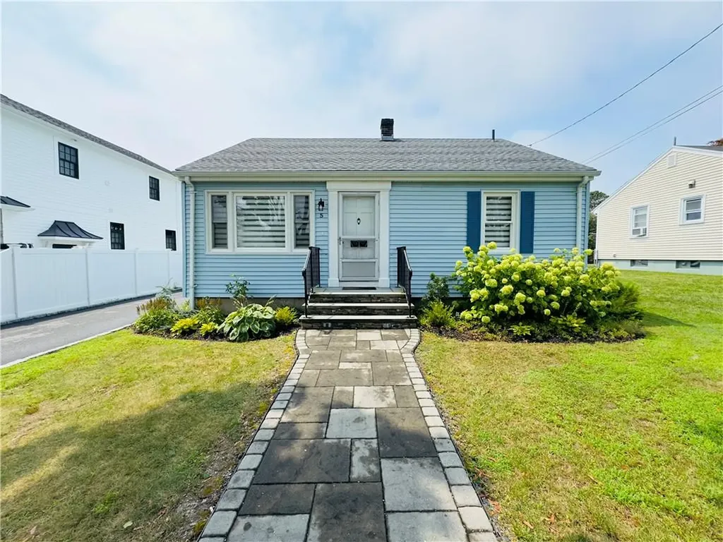 5 Holten Avenue Newport RI 02840