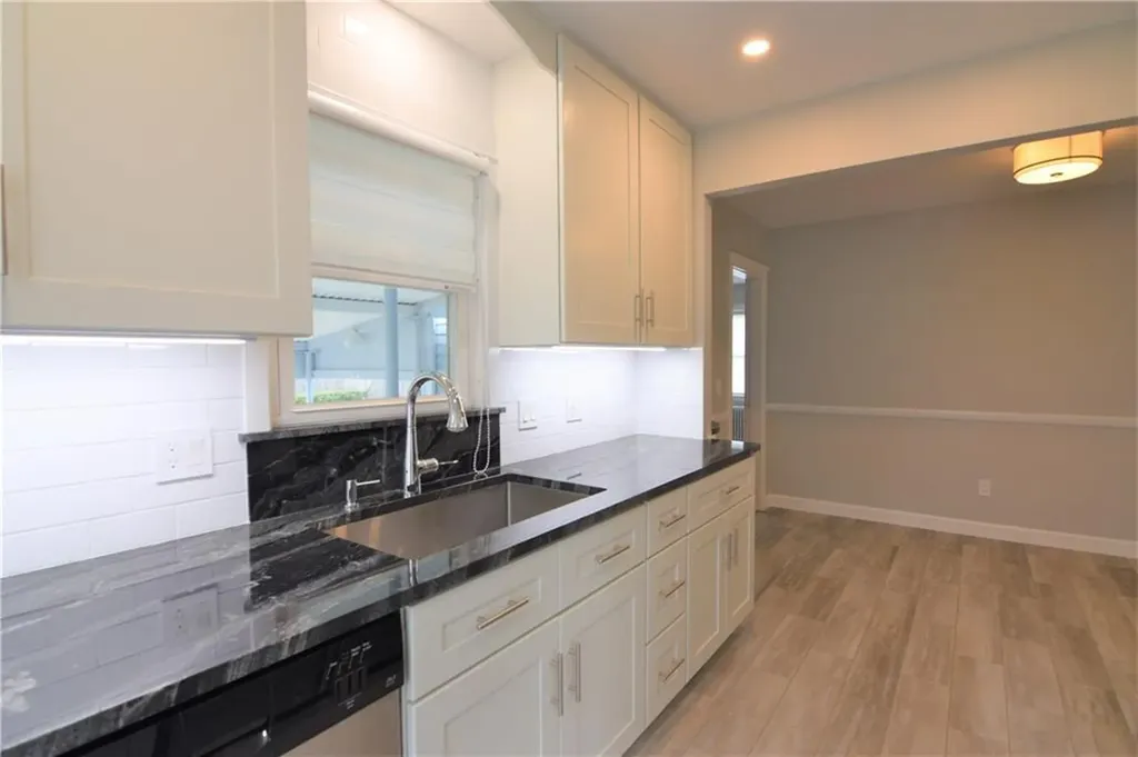 5 Holten Avenue Newport RI 02840