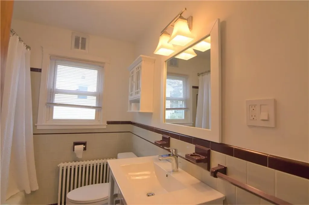 5 Holten Avenue Newport RI 02840