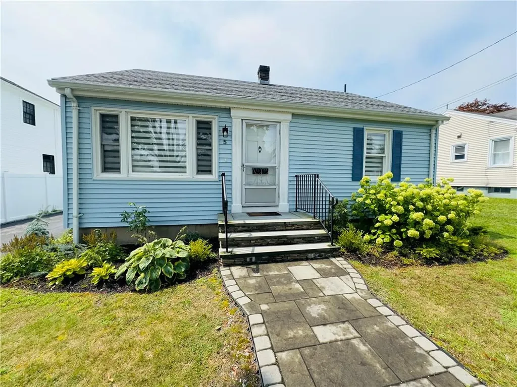 5 Holten Avenue Newport RI 02840