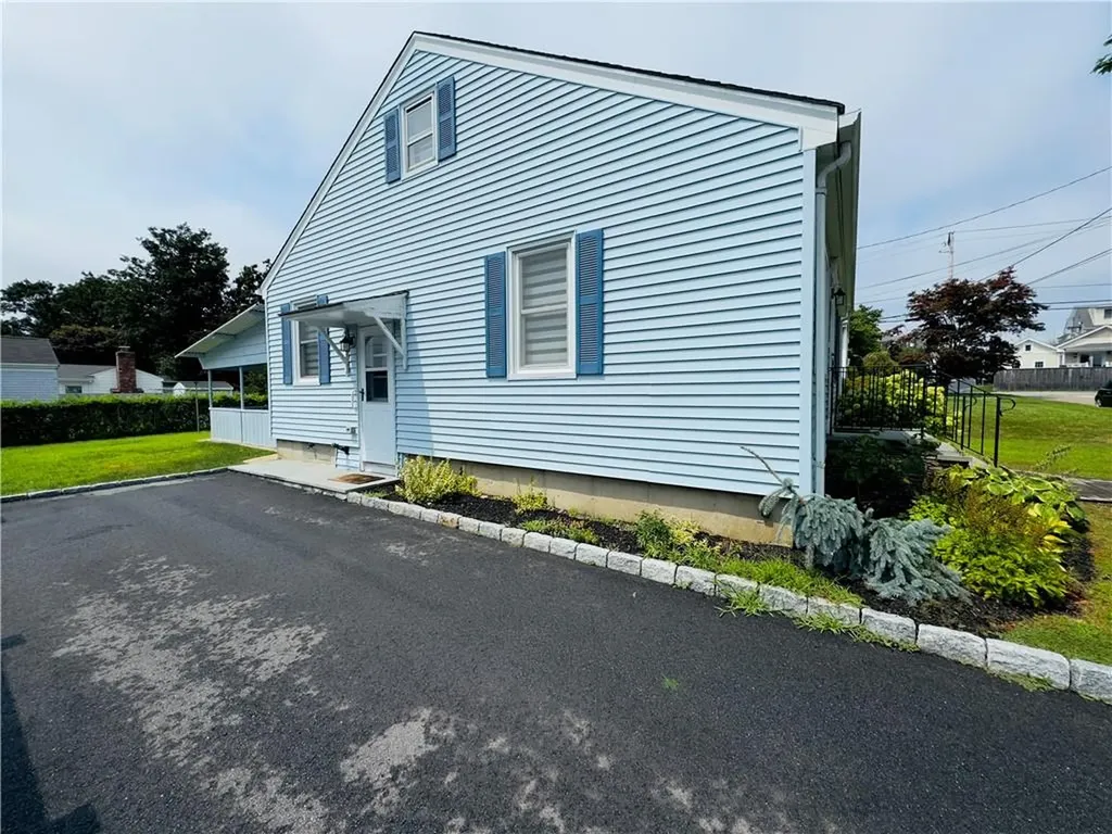 5 Holten Avenue Newport RI 02840