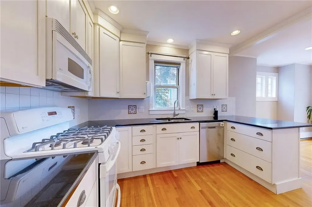49 Berwick Lane Cranston RI 02905