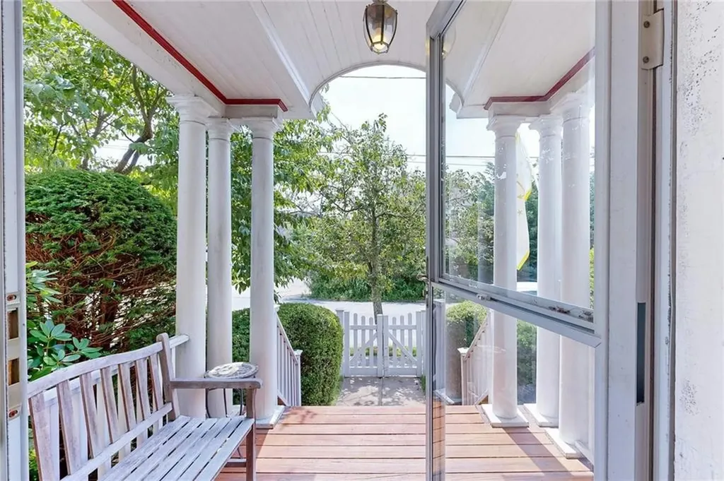 49 Berwick Lane Cranston RI 02905