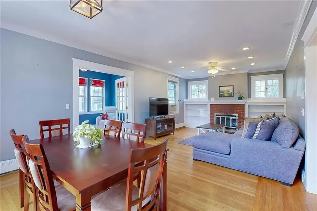49 Berwick Lane Cranston RI 02905