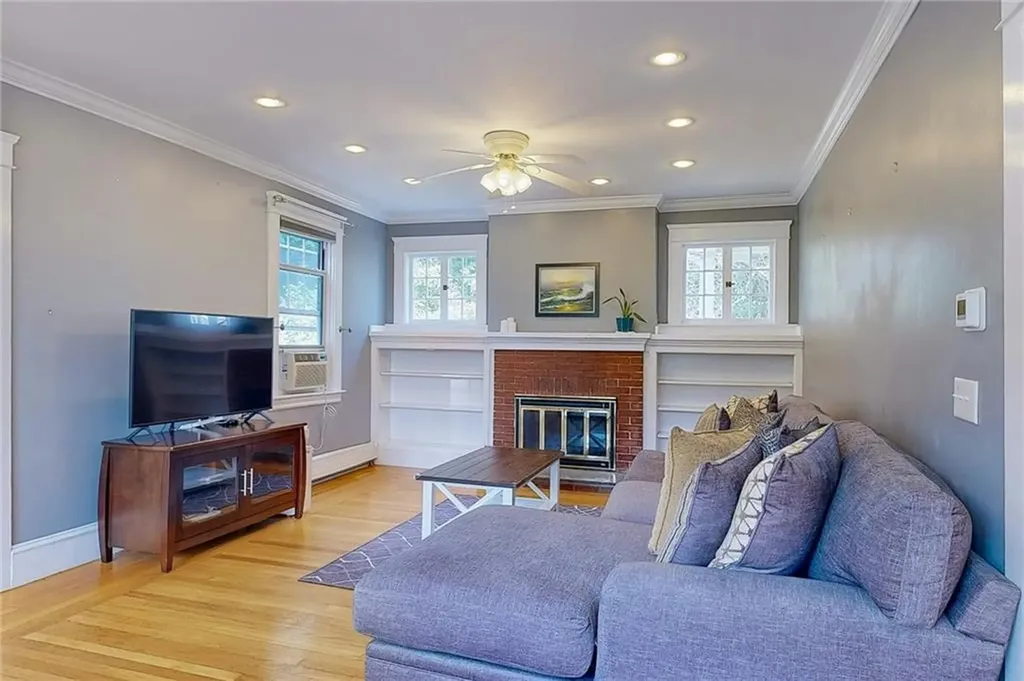 49 Berwick Lane Cranston RI 02905
