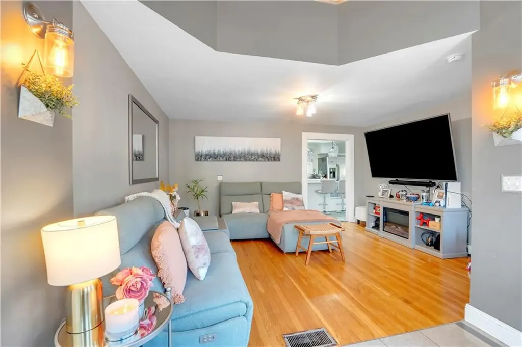 169 Roberta Avenue Woonsocket RI 02895