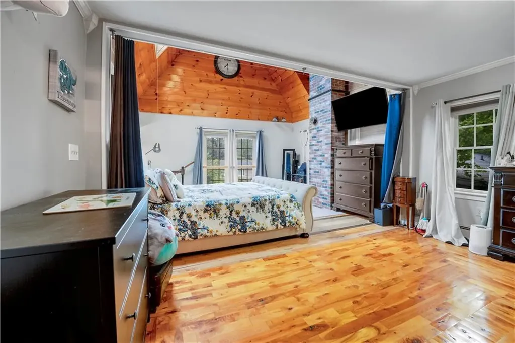 169 Roberta Avenue Woonsocket RI 02895
