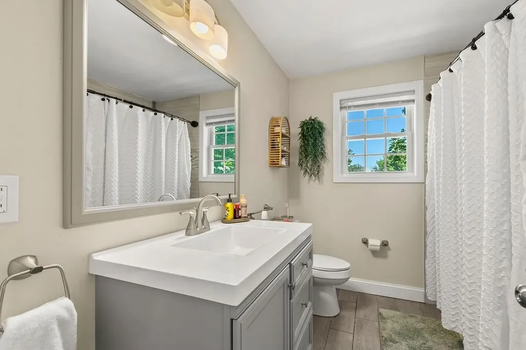 75 Lowell Avenue Providence RI 02909