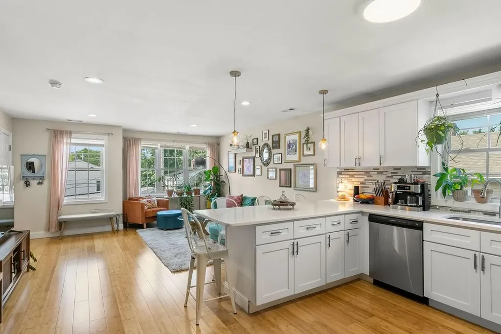 75 Lowell Avenue Providence RI 02909