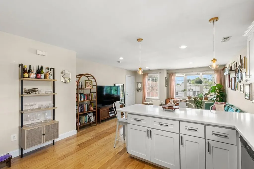 75 Lowell Avenue Providence RI 02909