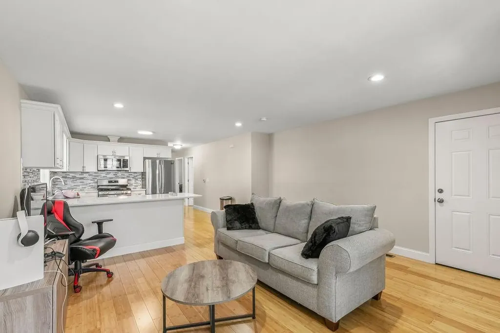 75 Lowell Avenue Providence RI 02909