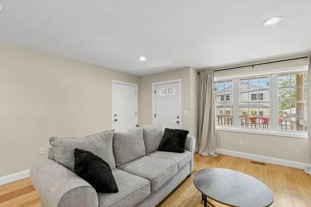 75 Lowell Avenue Providence RI 02909