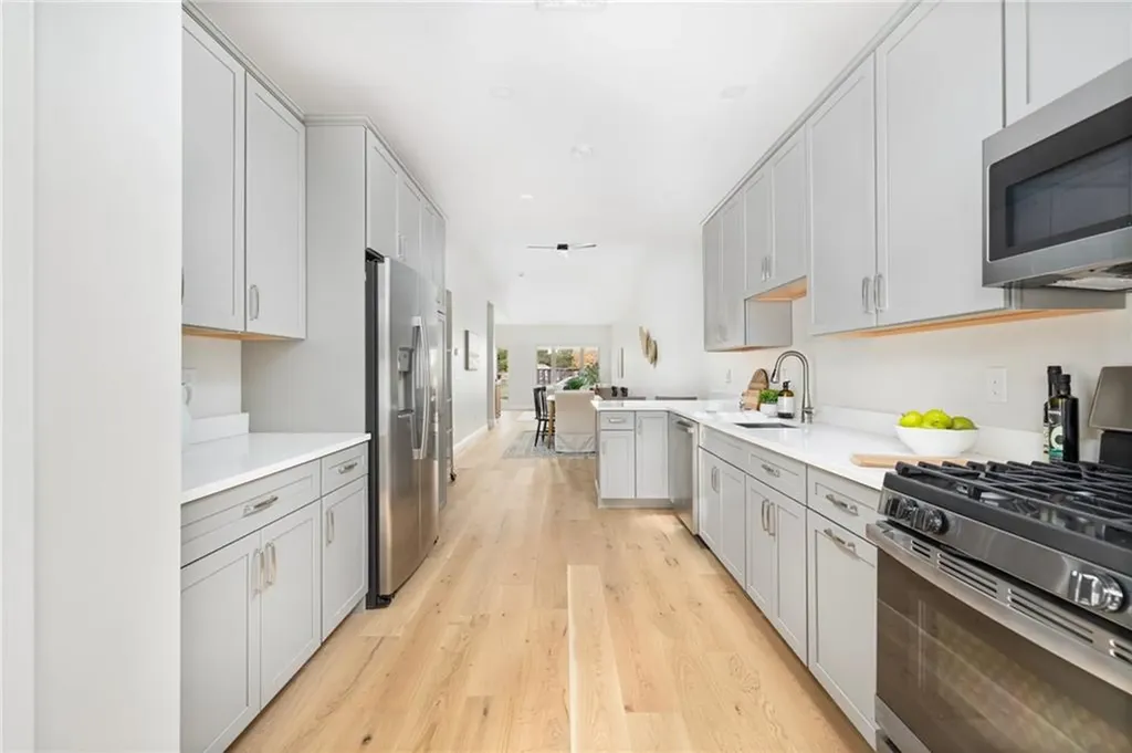 41 West Valley Circle West Warwick RI 02893