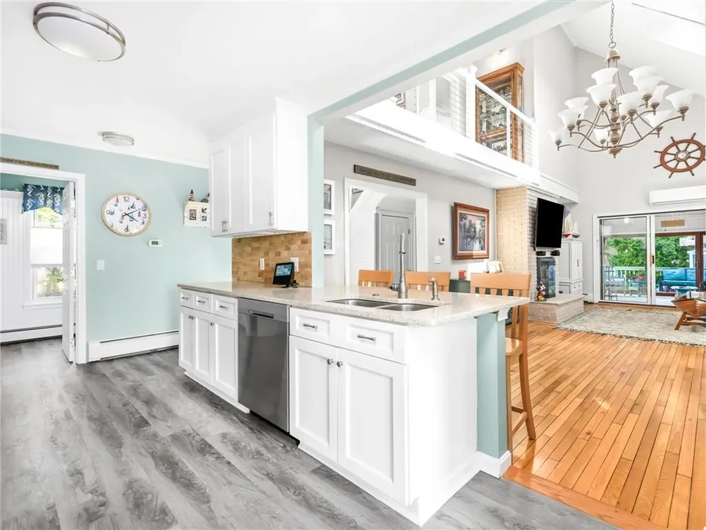 72 Carver Lane Narragansett RI 02882