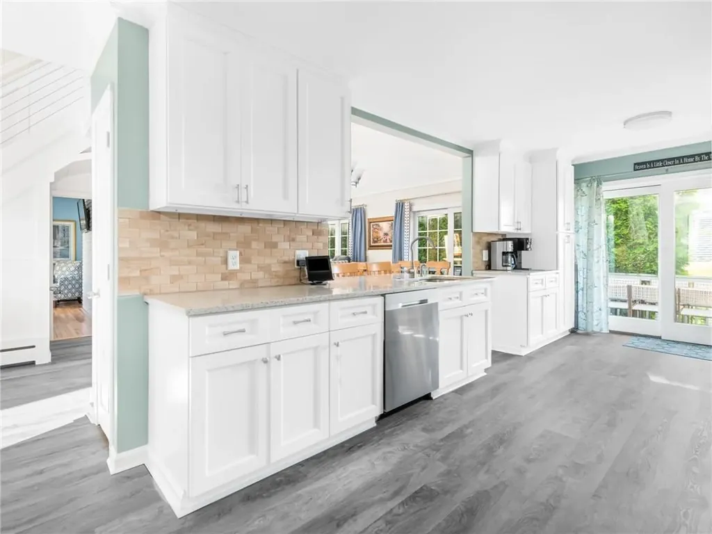 72 Carver Lane Narragansett RI 02882