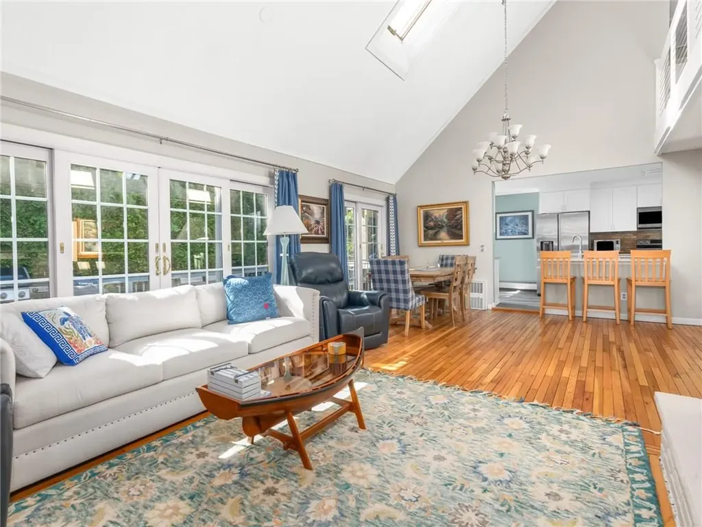 72 Carver Lane Narragansett RI 02882