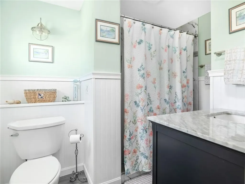 72 Carver Lane Narragansett RI 02882