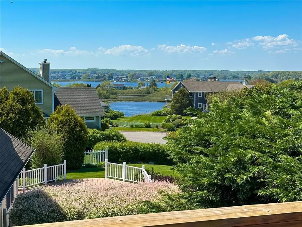 72 Carver Lane Narragansett RI 02882