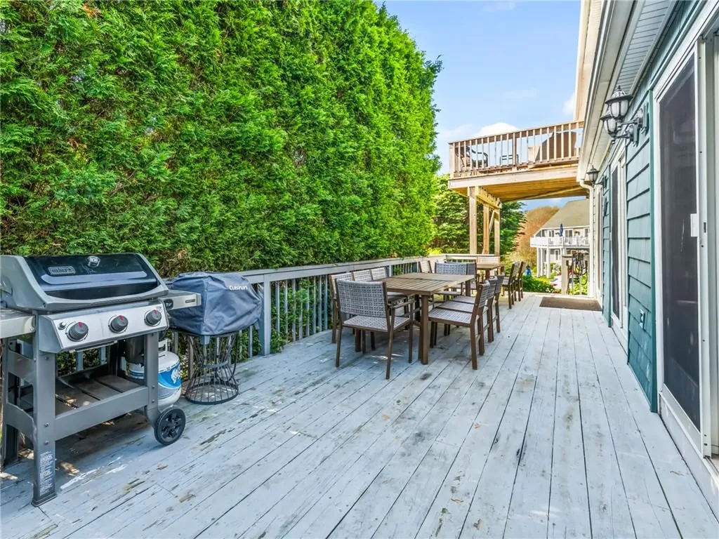 72 Carver Lane Narragansett RI 02882