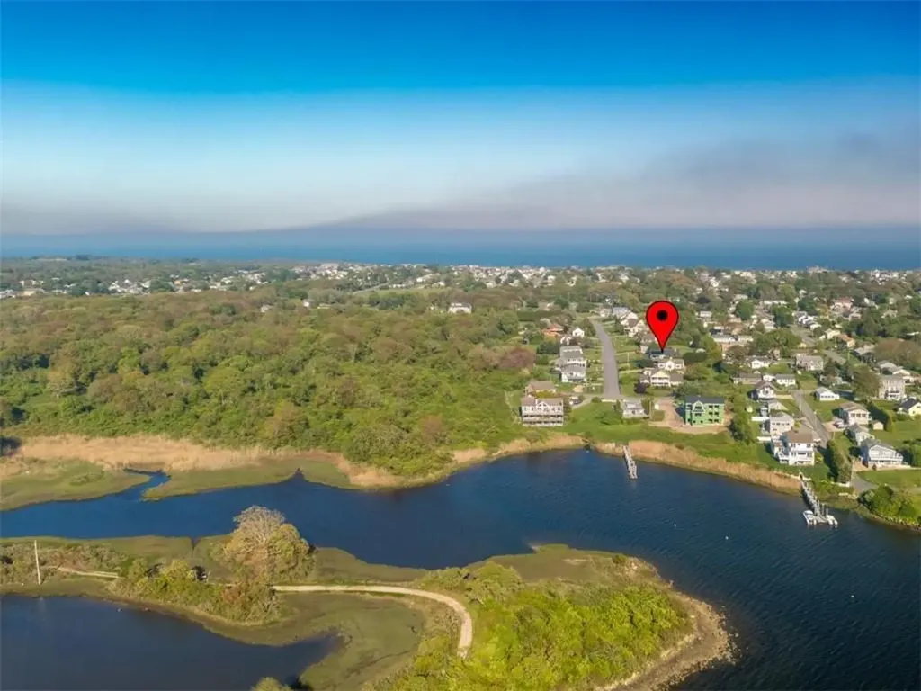 72 Carver Lane Narragansett RI 02882