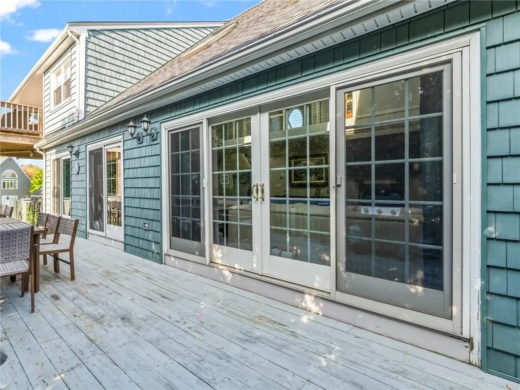 72 Carver Lane Narragansett RI 02882