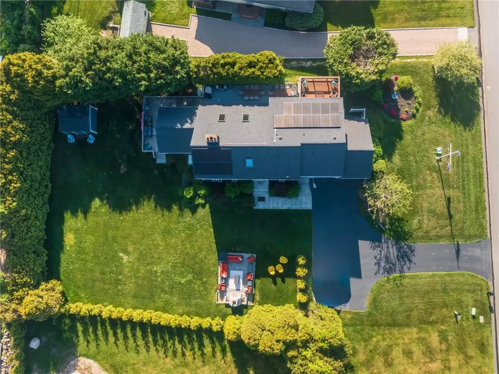 72 Carver Lane Narragansett RI 02882
