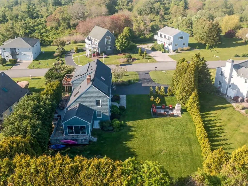 72 Carver Lane Narragansett RI 02882