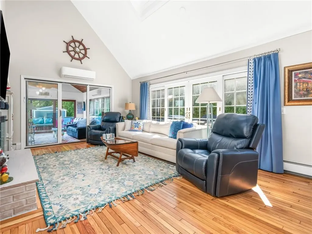 72 Carver Lane Narragansett RI 02882