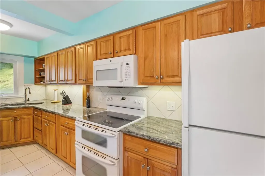 48 Spring Street Westerly RI 02891