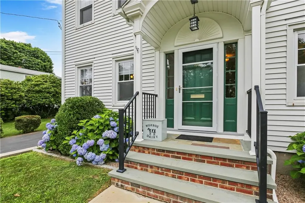 48 Spring Street Westerly RI 02891