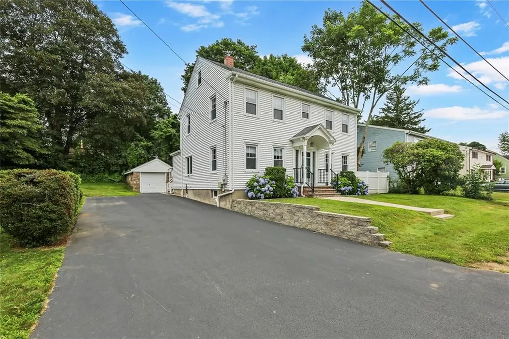 48 Spring Street Westerly RI 02891