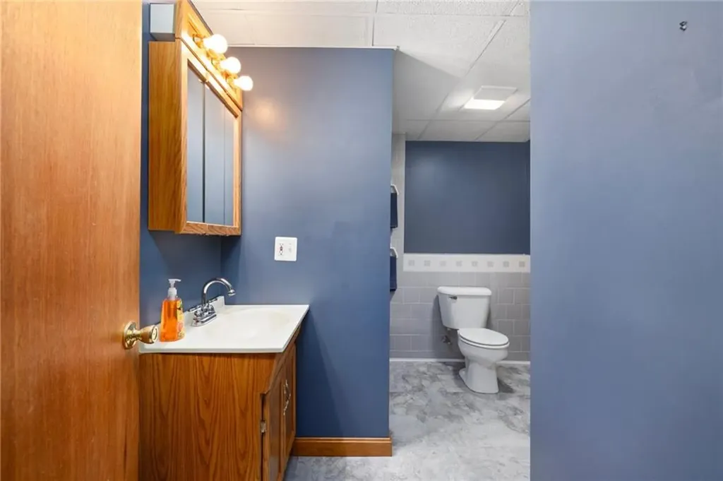 1 Simmons Road Barrington RI 02806