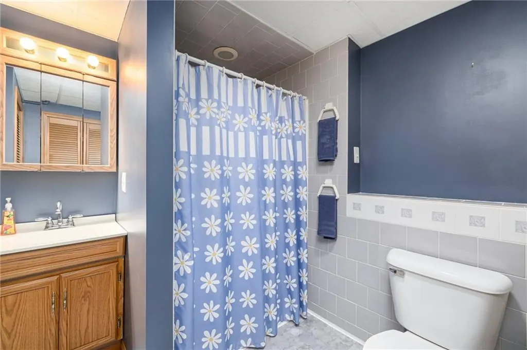 1 Simmons Road Barrington RI 02806