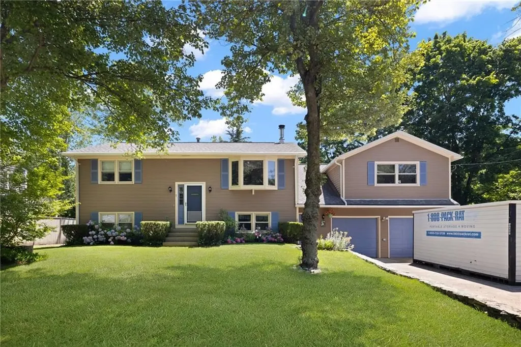 1 Simmons Road Barrington RI 02806