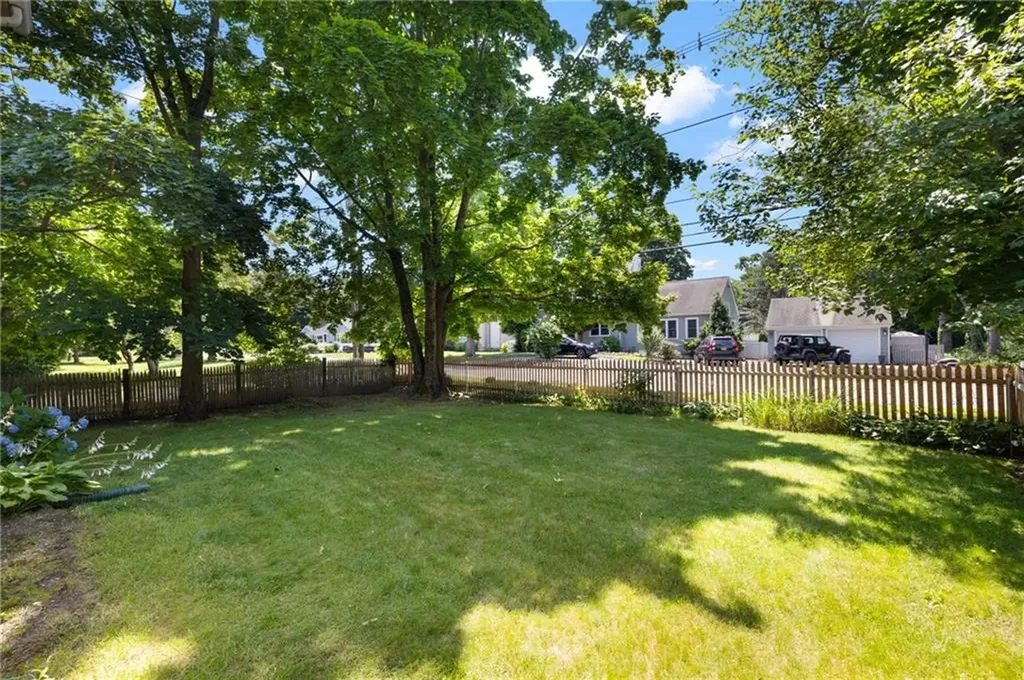 1 Simmons Road Barrington RI 02806