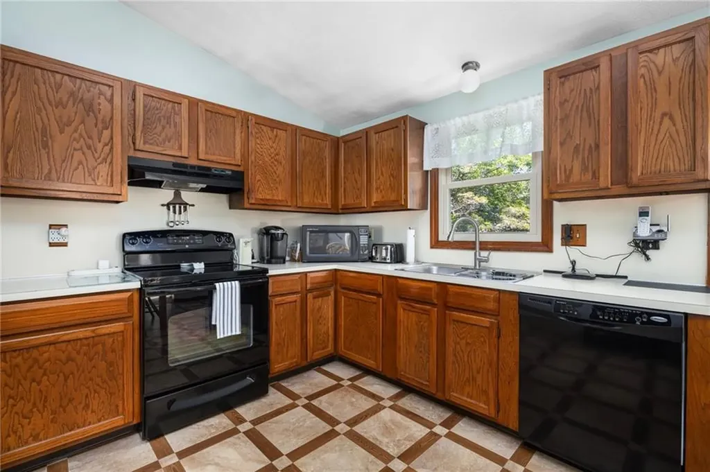 1 Simmons Road Barrington RI 02806