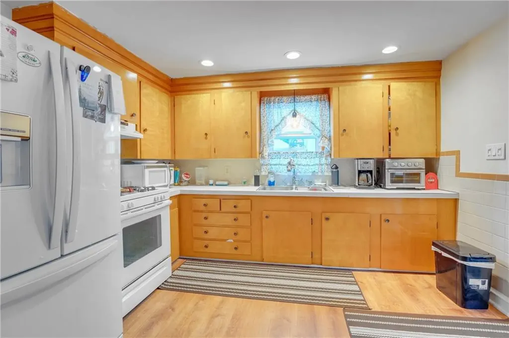 87 Ash Street Lincoln RI 02865