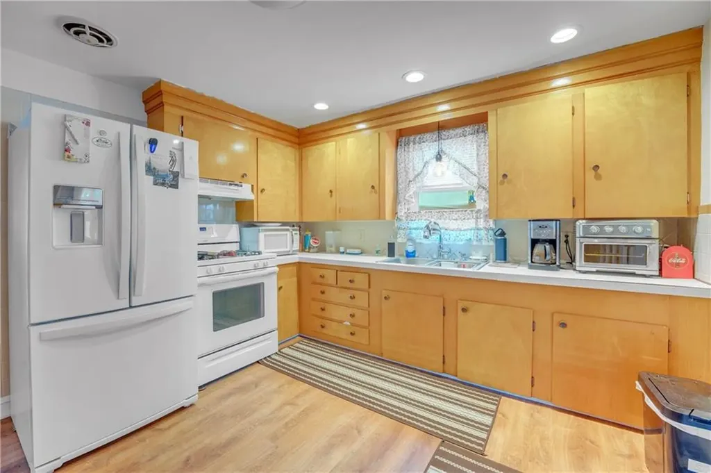 87 Ash Street Lincoln RI 02865