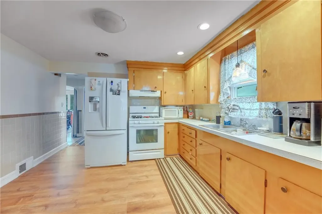 87 Ash Street Lincoln RI 02865