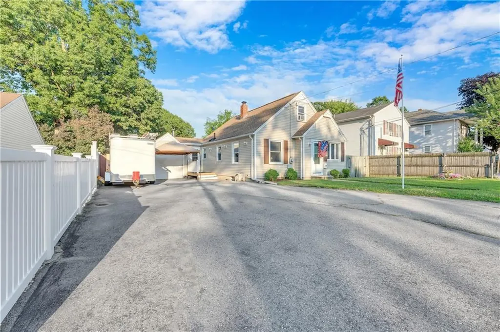 87 Ash Street Lincoln RI 02865