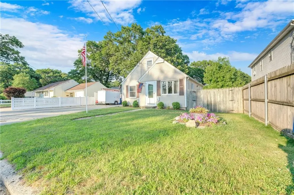 87 Ash Street Lincoln RI 02865