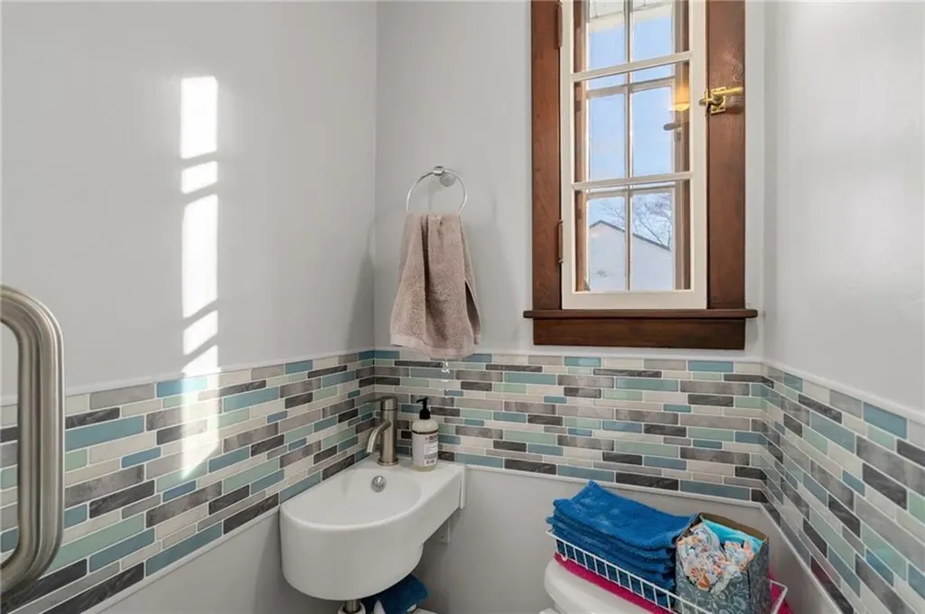 160 Sinclair Avenue Cranston RI 02907