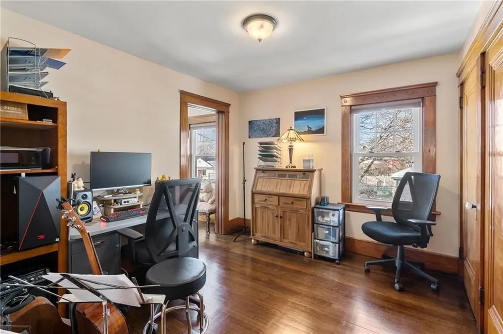 160 Sinclair Avenue Cranston RI 02907