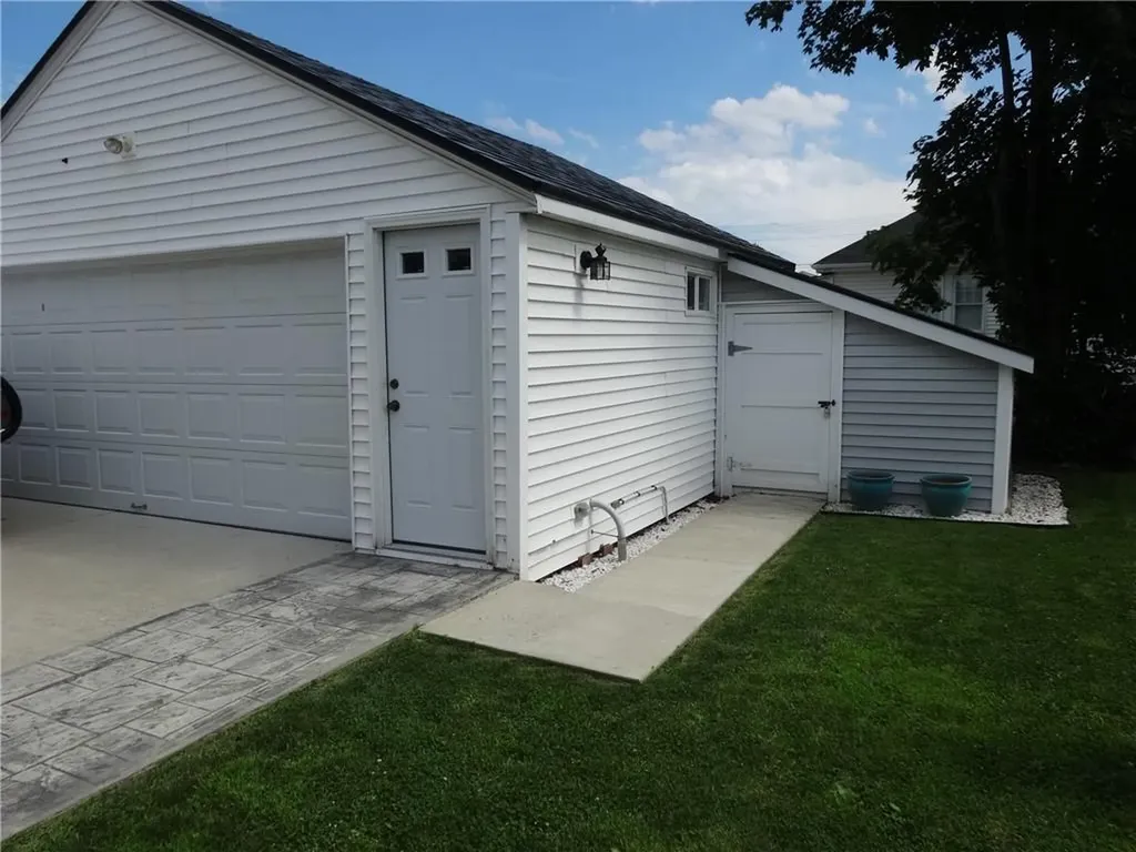 160 Sinclair Avenue Cranston RI 02907