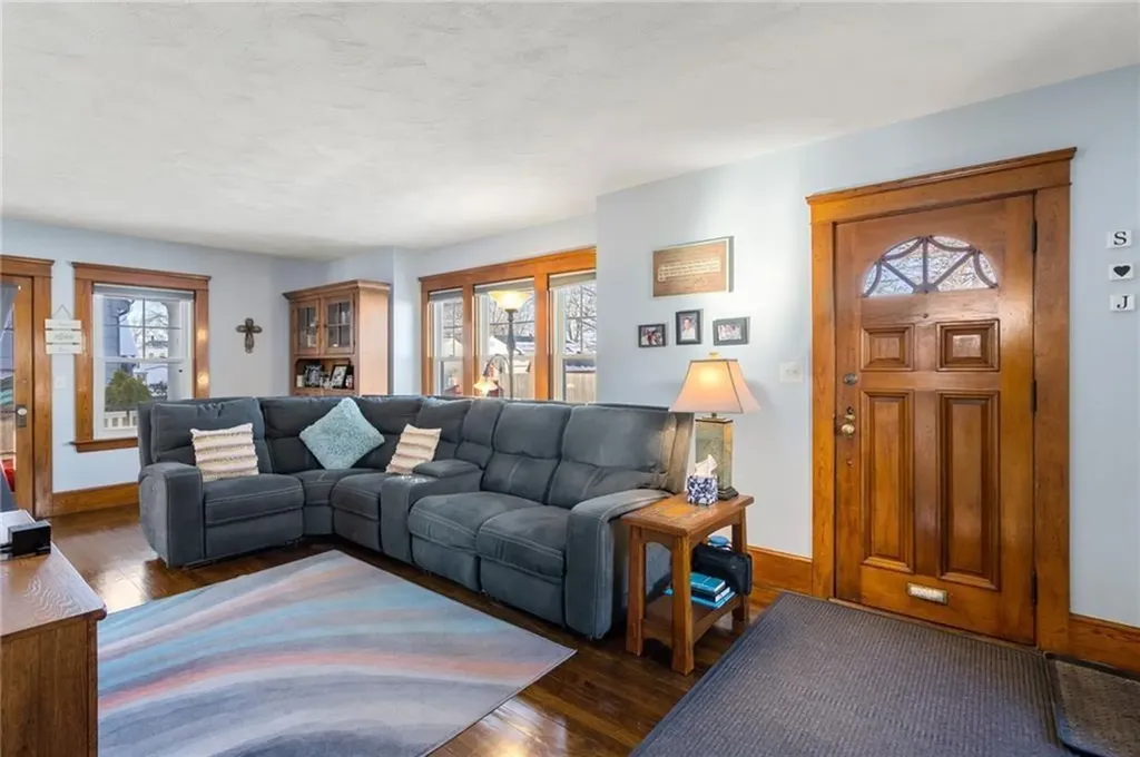 160 Sinclair Avenue Cranston RI 02907